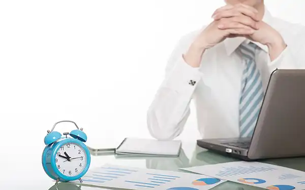 Blog banner - What are the new Overtime rules for 2024?